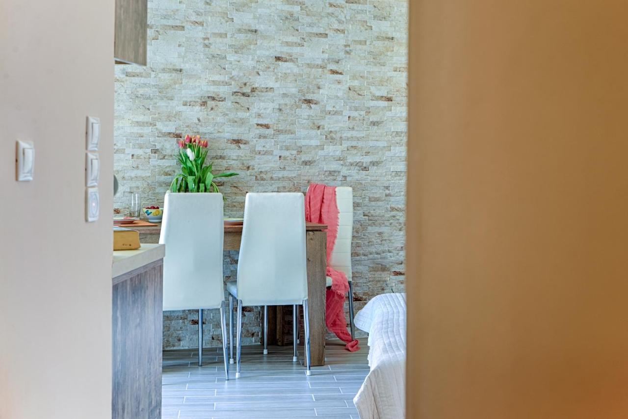 Renas Cosy Apartment *